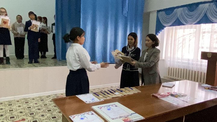 «Ағылшын тілі пәнінен 11 сыныпқа арналған жиынтық бағалау  тапсырмалары» әдістемелік құралы енгізілді.